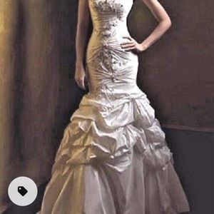Trumpet-Style Wedding Dress - Alfred Angelo 410A